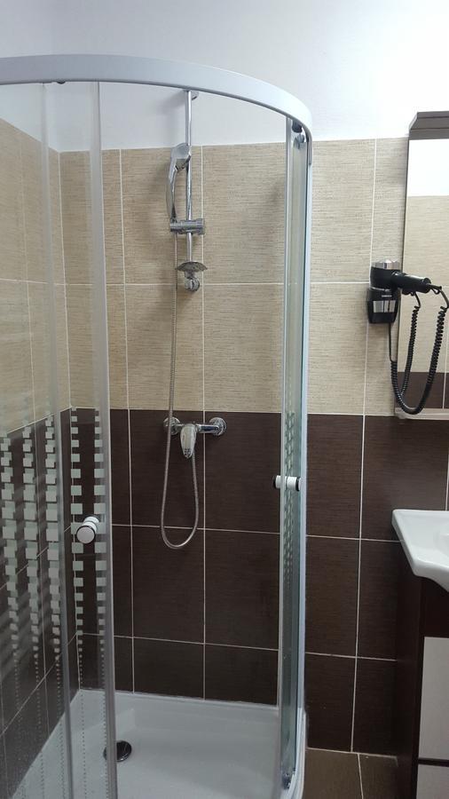Vila Alex Hotel Călimăneşti Zewnętrze zdjęcie